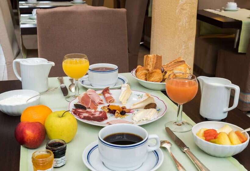 호텔 Hostellerie Des Trois Pigeons