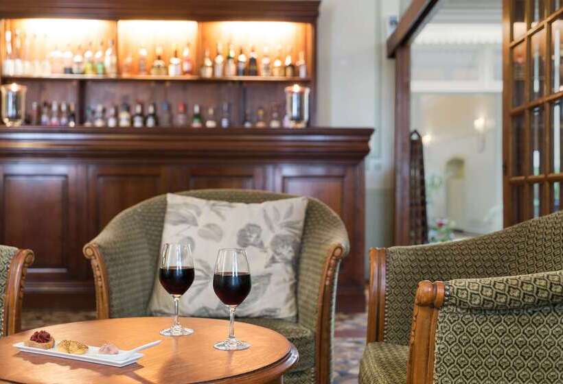 호텔 Hostellerie Des Trois Pigeons