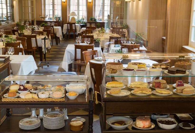 호텔 Hostellerie Des Trois Pigeons