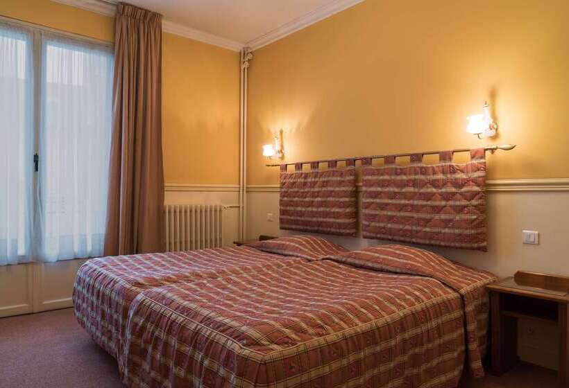 호텔 Hostellerie Des Trois Pigeons