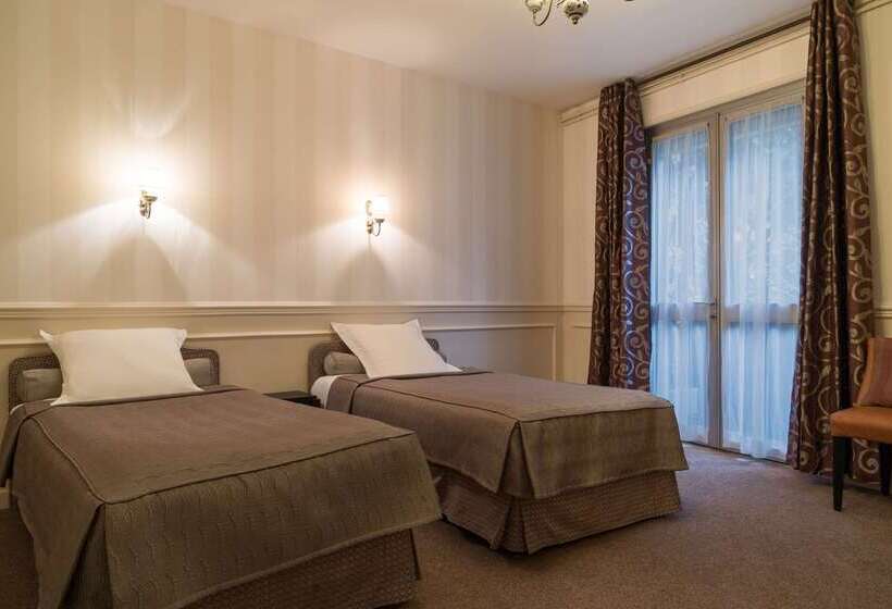 호텔 Hostellerie Des Trois Pigeons