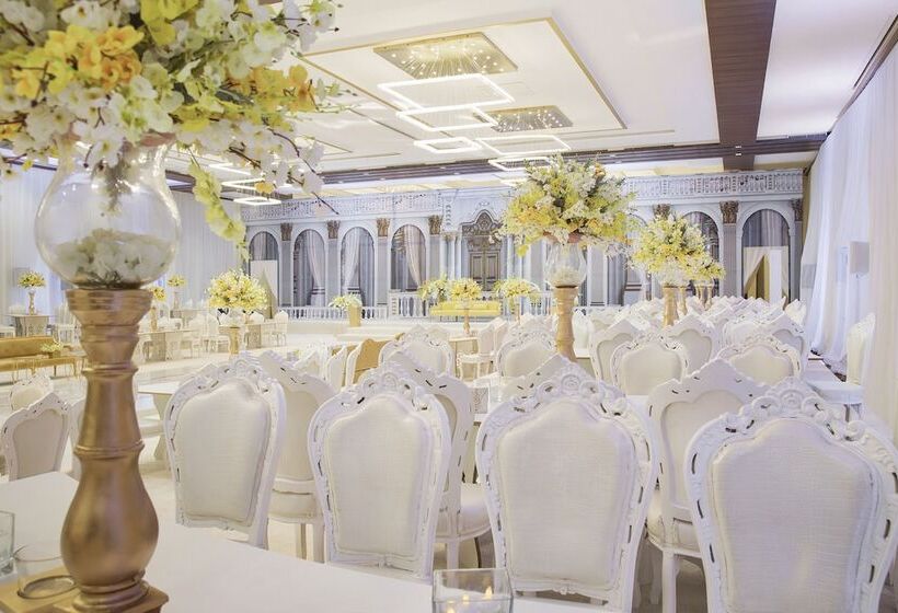 The Palms Beach Hotel And Spa