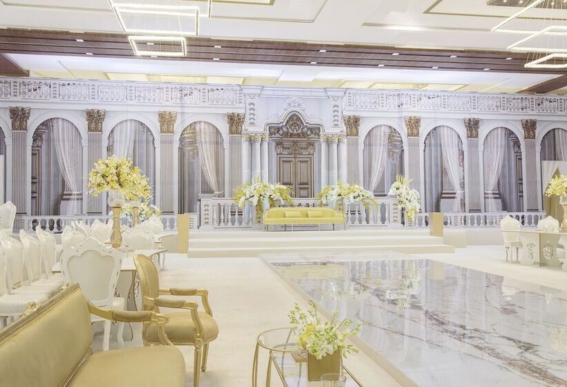 The Palms Beach Hotel And Spa