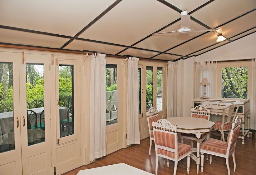 호텔 Welcomheritage Connaught House