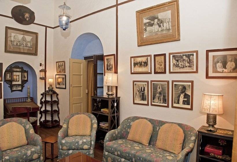 호텔 Welcomheritage Connaught House