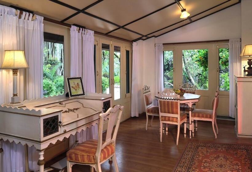 فندق Welcomheritage Connaught House