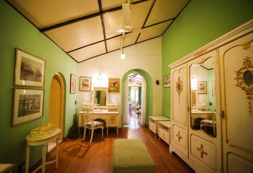 호텔 Welcomheritage Connaught House