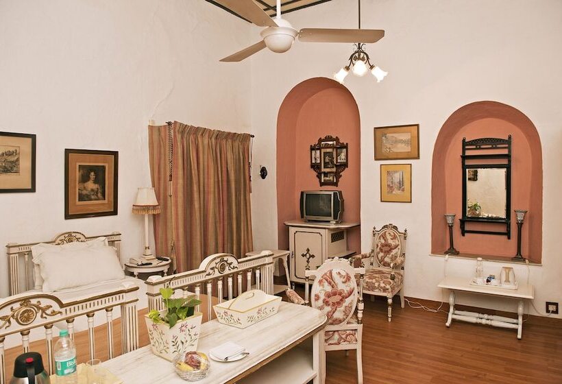 호텔 Welcomheritage Connaught House