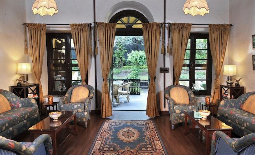 호텔 Welcomheritage Connaught House