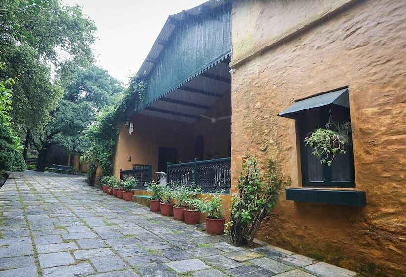 호텔 Welcomheritage Connaught House