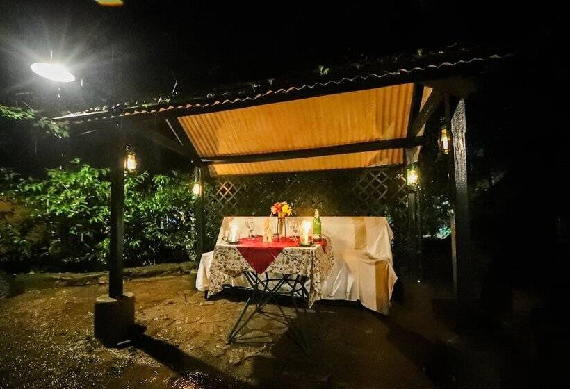 호텔 Welcomheritage Connaught House