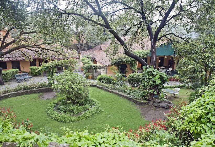 호텔 Welcomheritage Connaught House