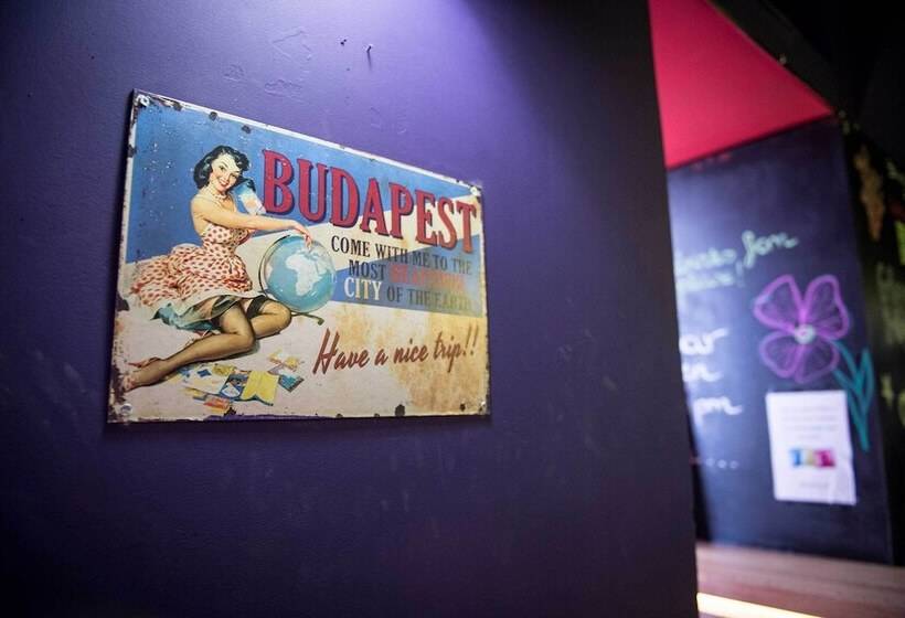 בית מלון כפרי Wombat S City Hostel Budapest