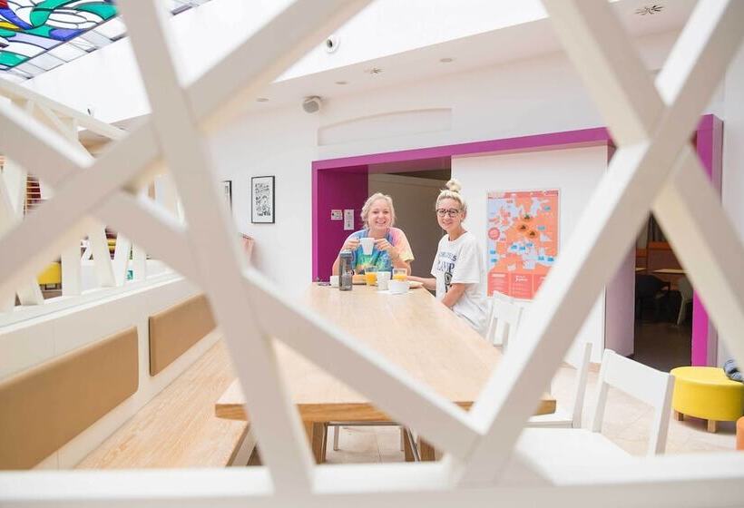 בית מלון כפרי Wombat S City Hostel Budapest