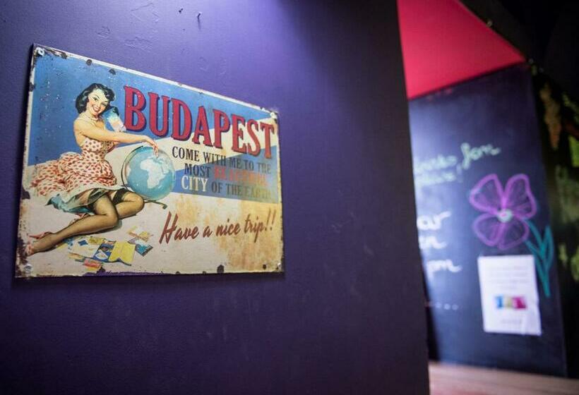בית מלון כפרי Wombat S City Hostel Budapest