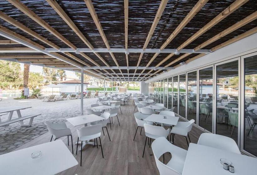 Narcissos Waterpark Resort