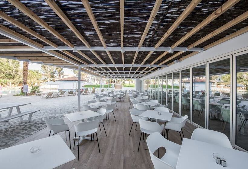 Narcissos Waterpark Resort