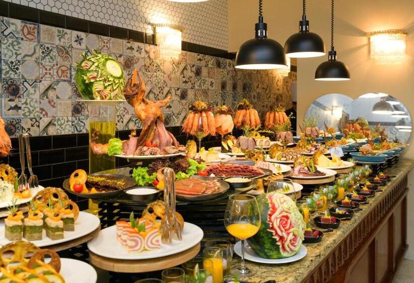 The Palace Hotel, Sunny Day