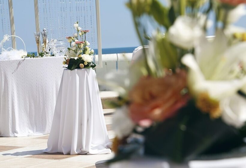 The Palace Hotel, Sunny Day