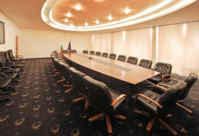 The Palace Hotel, Sunny Day