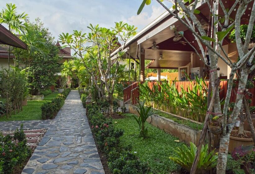 Отель Chanapha Residence