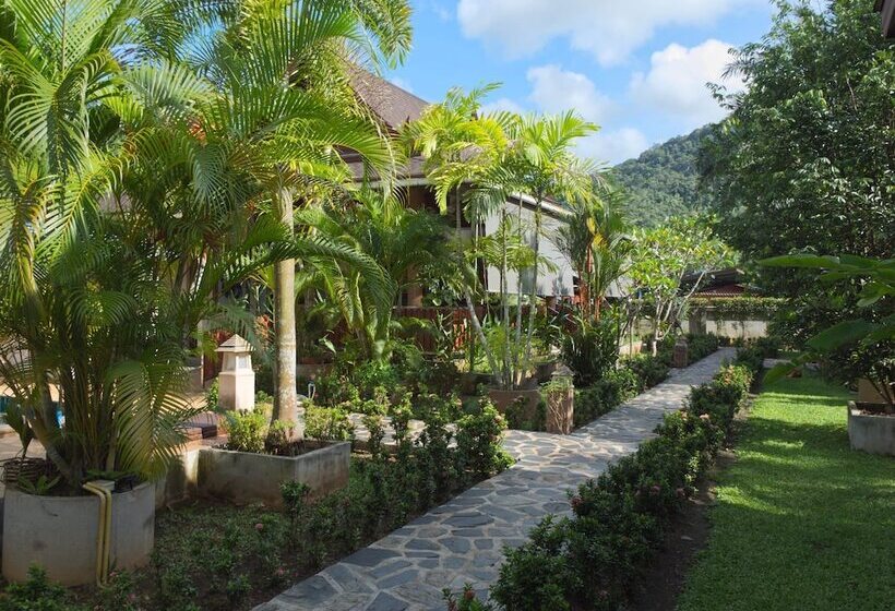 Отель Chanapha Residence