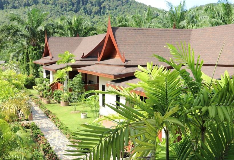 Отель Chanapha Residence