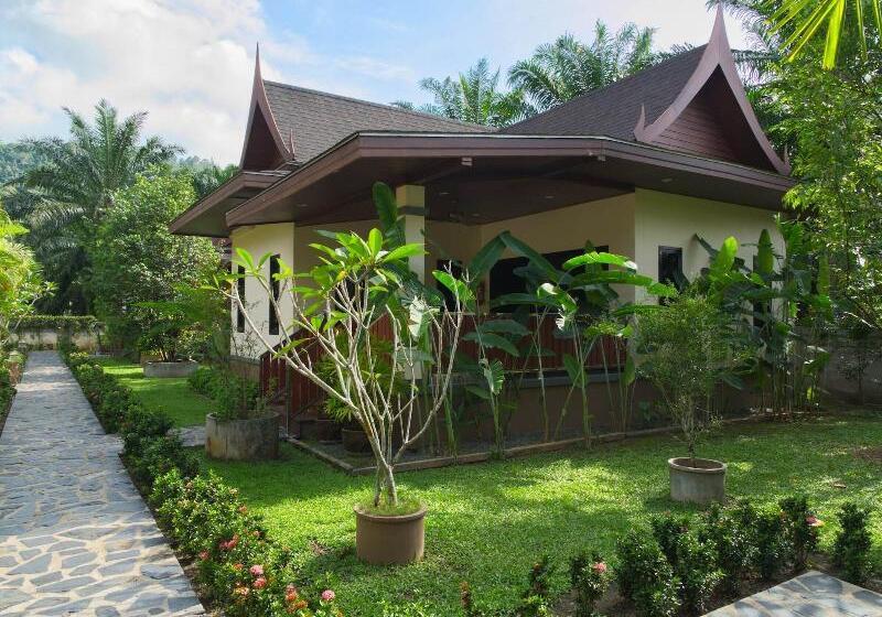 Отель Chanapha Residence