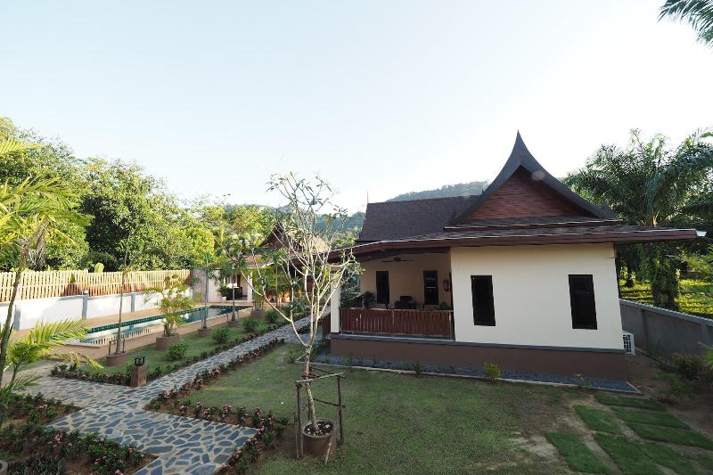 Отель Chanapha Residence