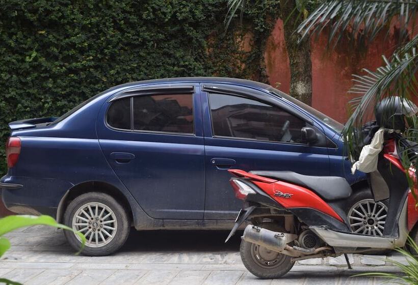 هتل Manaslu Homestay