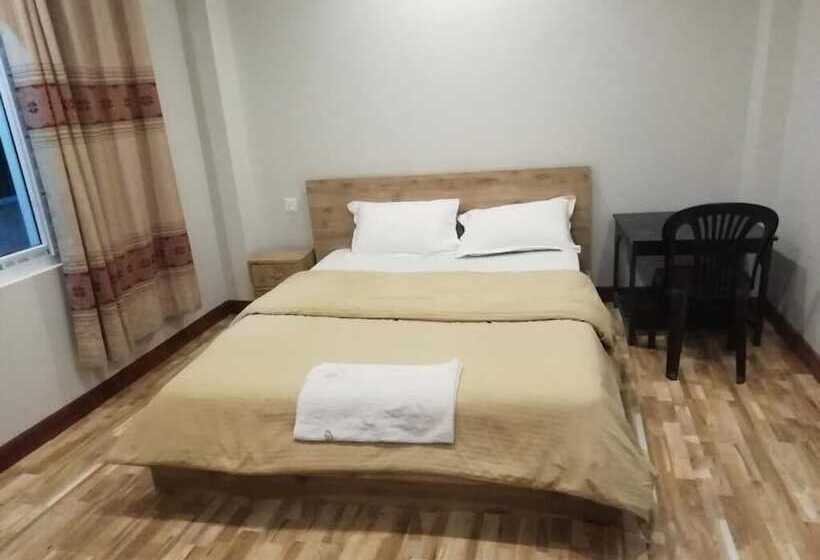 هتل Manaslu Homestay