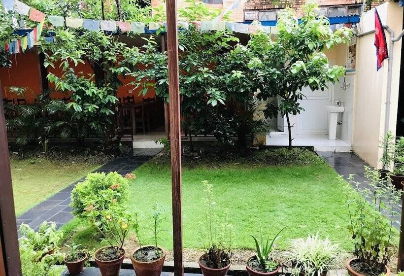 هتل Manaslu Homestay