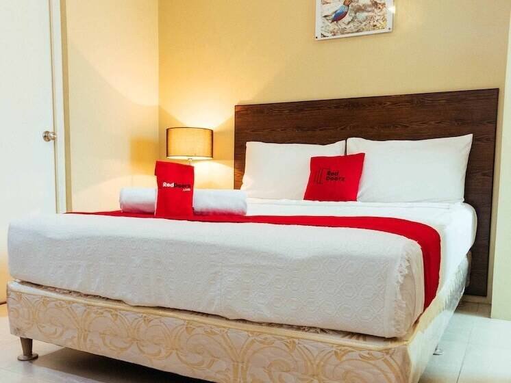هتل Reddoorz Near Osmena Highway 1