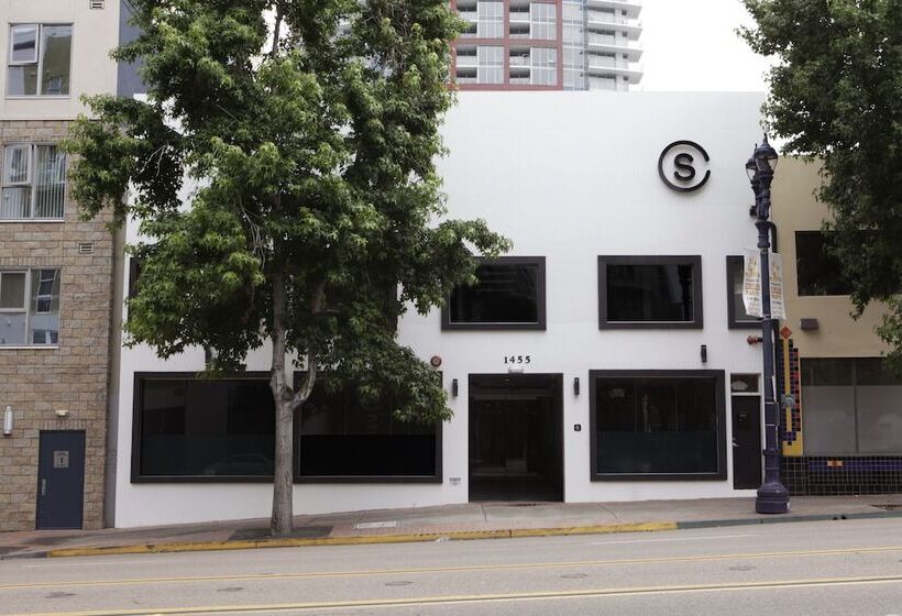 هاستل Stay Classy