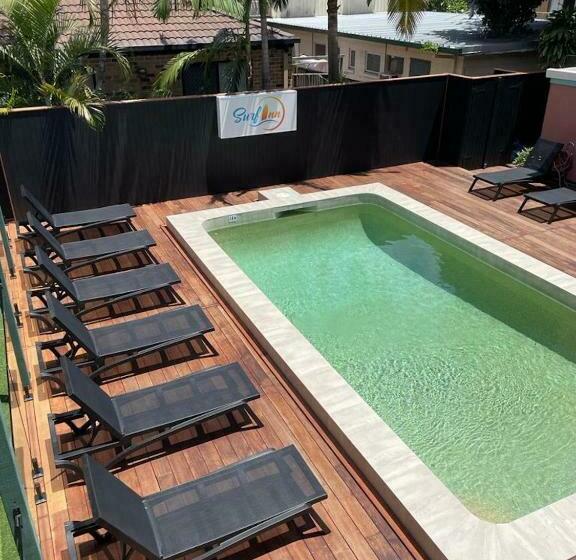 هاستل Surf Inn Boutique Backpackers   Free Breakfast