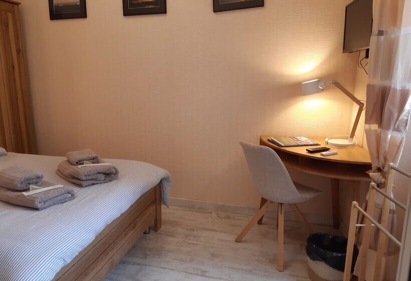 مبيت وإفطار Au Bon Vivant