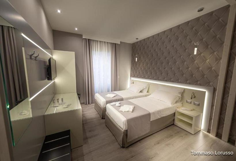 تختخواب و صبحانه Holygold Suite
