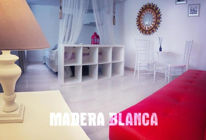 مبيت وإفطار Madera Blanca