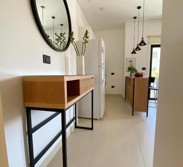 تختخواب و صبحانه Nu Fifty Two