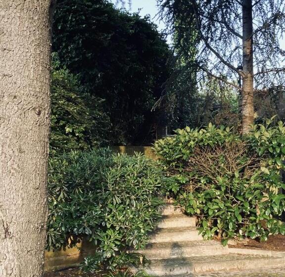 مبيت وإفطار Villa Cipriano