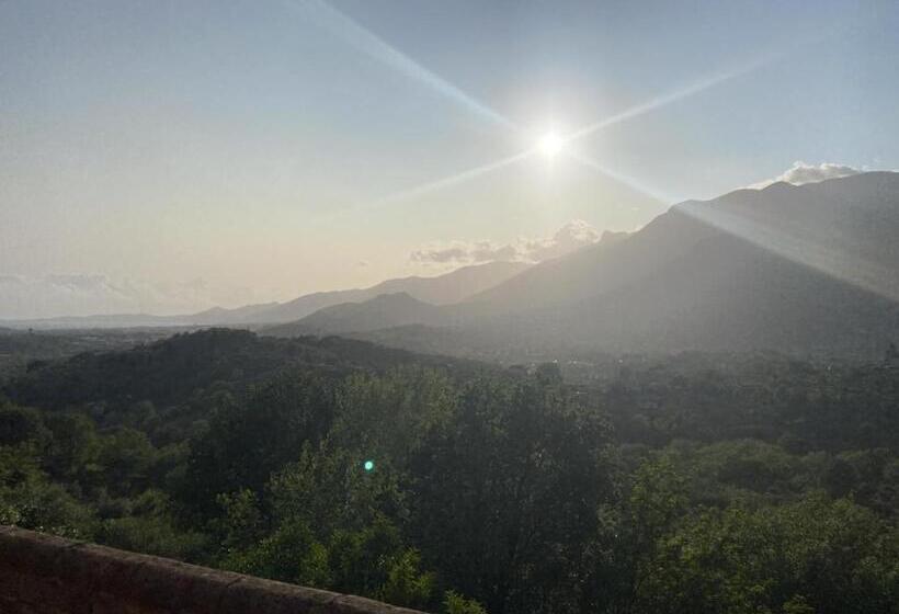 مبيت وإفطار Villa Cipriano