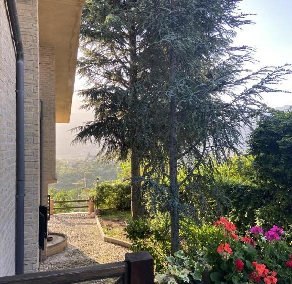 مبيت وإفطار Villa Cipriano