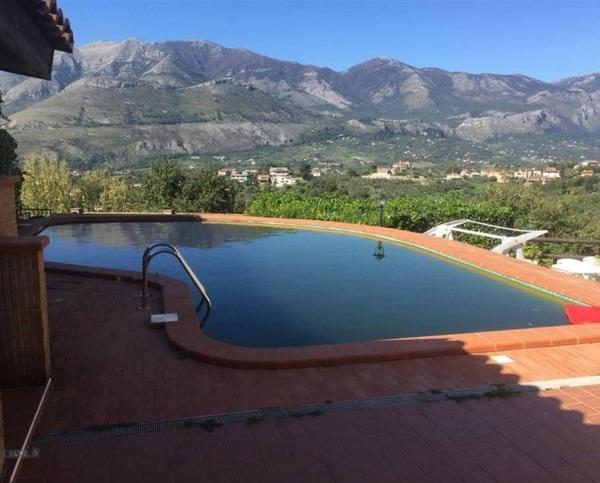 مبيت وإفطار Villa Cipriano