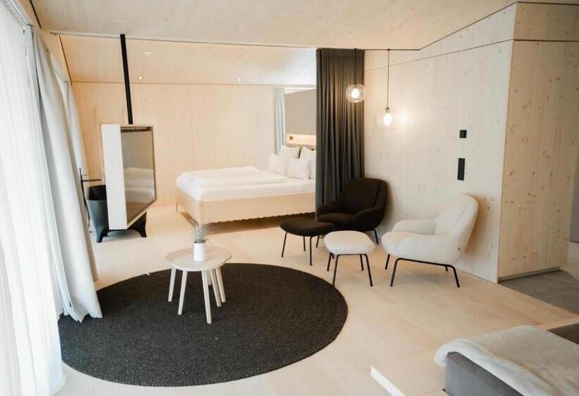 ホテル Amrai Suites