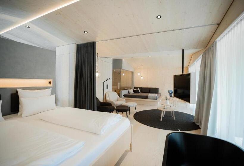 ホテル Amrai Suites