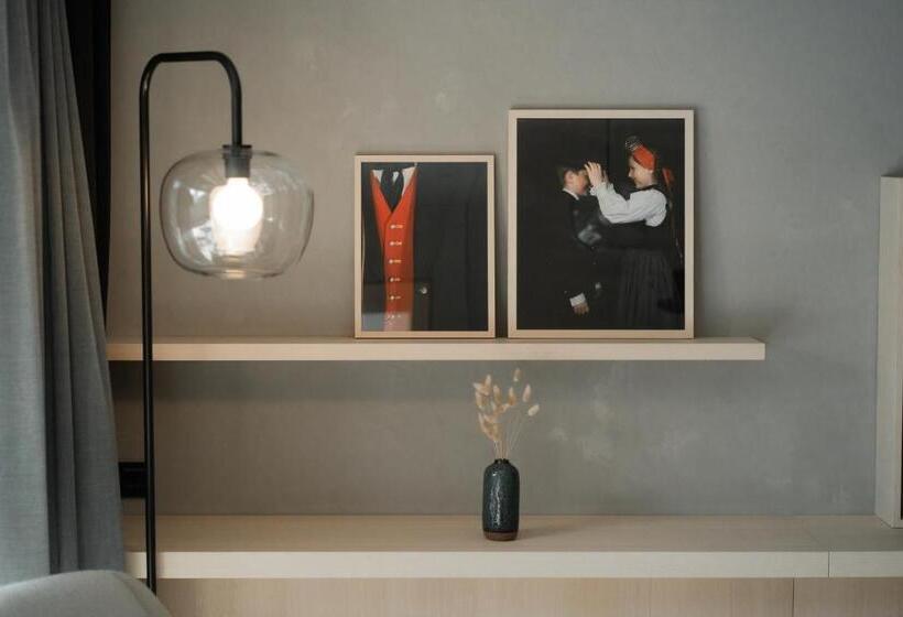 Отель Amrai Suites