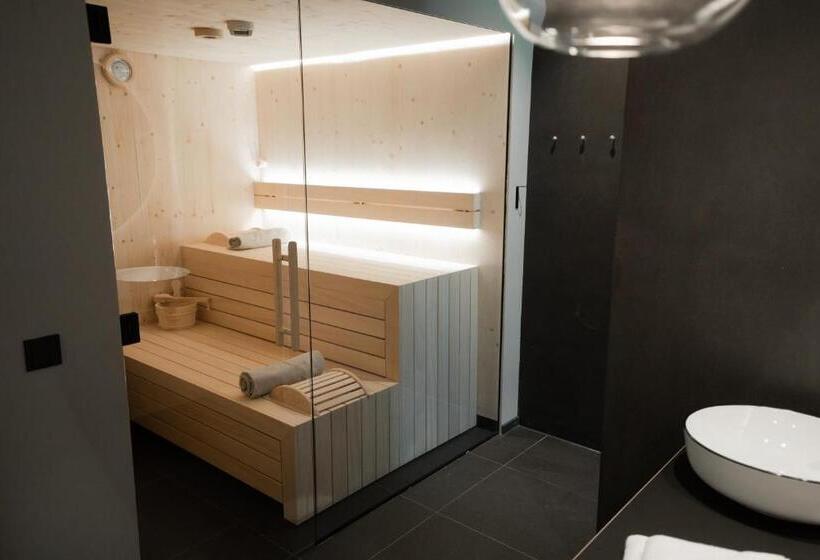 ホテル Amrai Suites