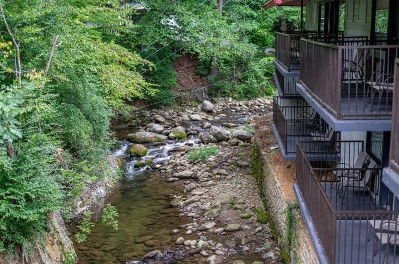 בית מלון כפרי Bear Creek Inn Gatlinburg, Tn