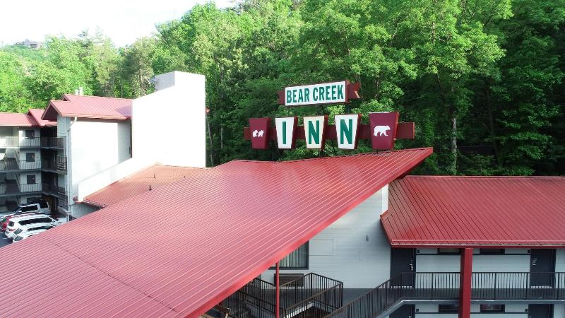 בית מלון כפרי Bear Creek Inn Gatlinburg, Tn