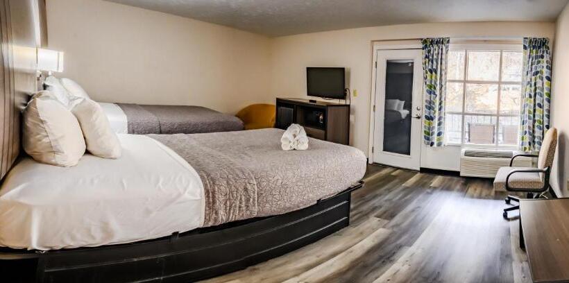 בית מלון כפרי Bear Creek Inn Gatlinburg, Tn